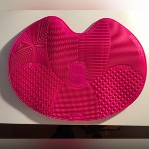 Sigma Spa Brush Cleaning Mat - Pink